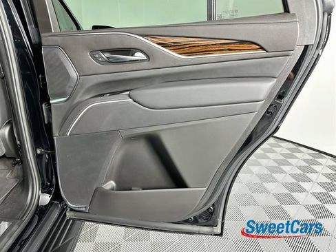 Used 2024 Cadillac Escalade Premium Luxury AWD/4WD image 46