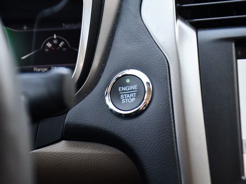 Used 2018 Ford Fusion SE w/ Equipment Group 602A image 25