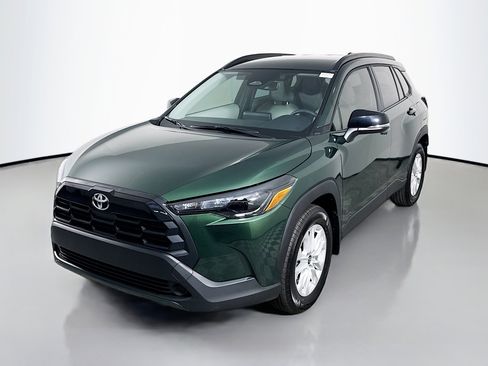 Used 2026 Toyota Corolla Cross LE image 4