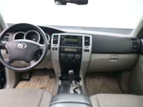 Used 2007 Toyota 4Runner SR5 image 25