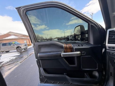 Used 2019 Ford F150 Lariat w/ Equipment Group 502A Luxury image 19