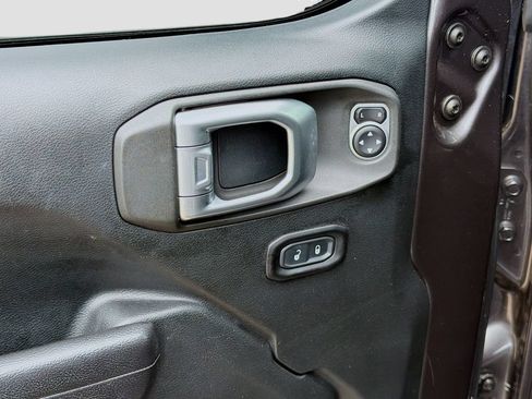 Used 2019 Jeep Wrangler Unlimited Sport S AWD/4WD image 23