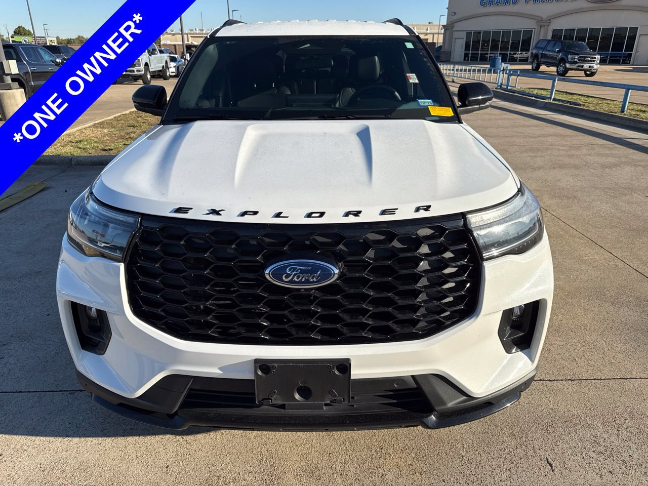 Used 2025 Ford Explorer ST-Line AWD/4WD image 2