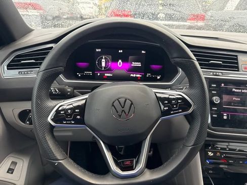 Used 2022 Volkswagen Tiguan SE R-Line FWD image 20