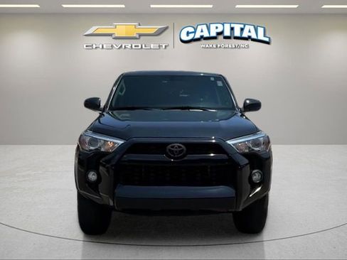 Used 2017 Toyota 4Runner SR5 AWD/4WD image 8