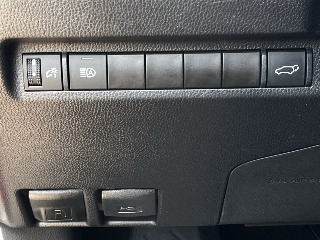 Used 2025 Toyota RAV4 XLE Premium FWD image 20