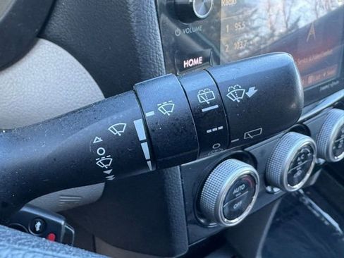 Used 2018 Subaru Forester 2.5i Limited image 27