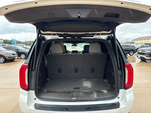 Used 2023 GMC Yukon SLT w/ SLT Premium Package AWD/4WD image 24