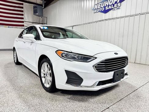 Used 2019 Ford Fusion SEL FWD image 2