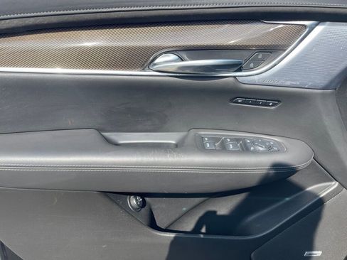 Used 2024 Cadillac XT6 Sport w/ Platinum Package image 10