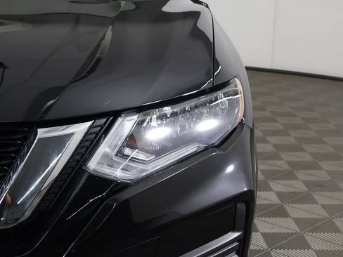 Used 2017 Nissan Rogue SV AWD/4WD image 15