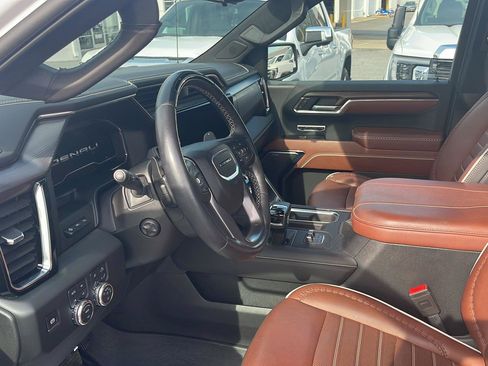 Used 2024 GMC Sierra 1500 Denali Ultimate image 12