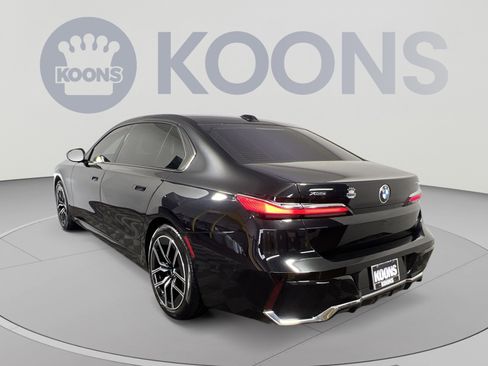 Used 2024 BMW 740i xDrive AWD/4WD image 8