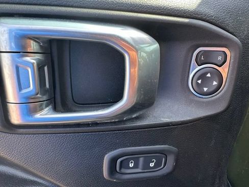 Used 2022 Jeep Wrangler Unlimited Sport AWD/4WD image 17