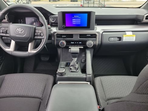 New 2025 Toyota 4Runner SR5 image 9