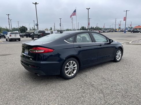 Used 2020 Ford Fusion SE FWD image 4