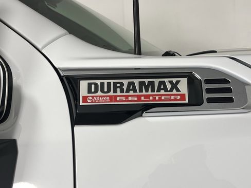 Used 2024 GMC Sierra 3500 SLE w/ Preferred Package image 12