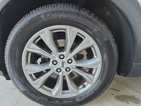 Used 2020 Ford Explorer XLT w/ Equipment Group 202A image 16