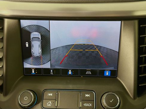 Used 2021 GMC Acadia AT4 w/ Technology Package image 18