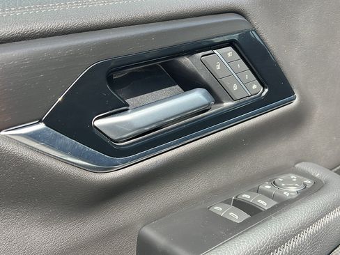 Certified 2025 GMC Yukon XL Denali AWD/4WD image 20