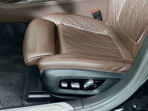 Used 2022 BMW M760i xDrive w/ Luxury Rear Seating Package image 20