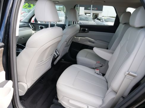 Certified 2023 Kia Sorento EX w/ Panoramic Sunroof Package image 16