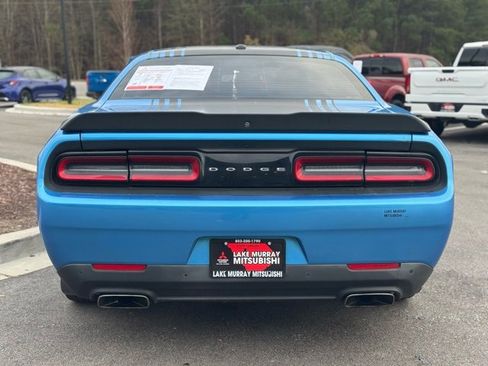 Used 2016 Dodge Challenger R/T image 9