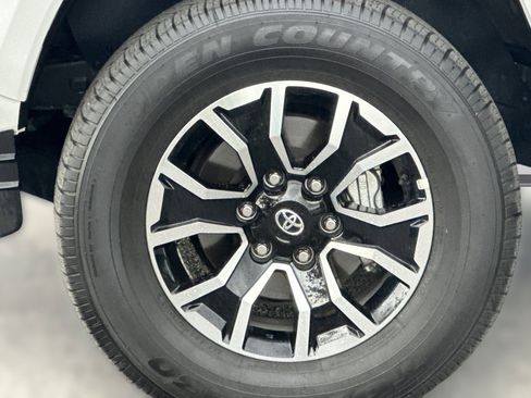 Used 2023 Toyota Tacoma TRD Sport image 12