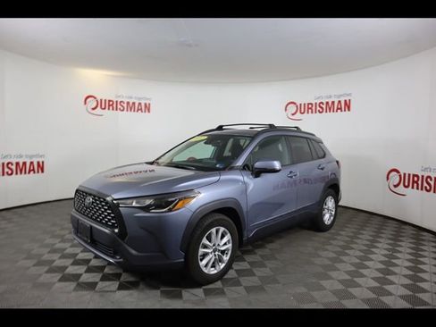 Used 2022 Toyota Corolla Cross LE AWD/4WD image 4