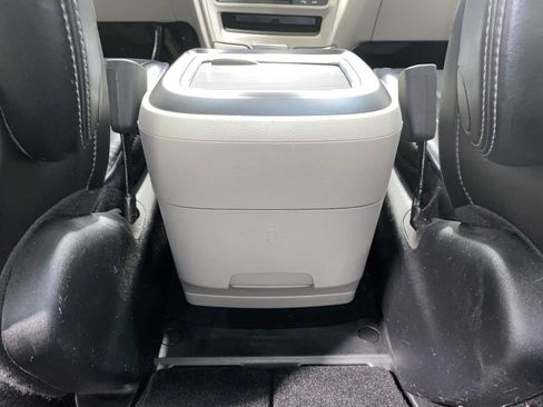 Used 2019 Chrysler Pacifica Limited image 25