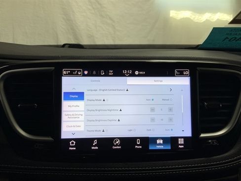 Used 2024 Chrysler Pacifica Touring-L FWD image 31