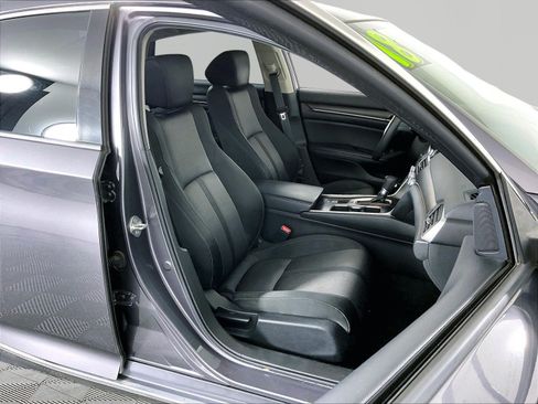 Used 2018 Honda Accord EX image 29