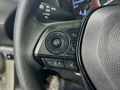 Used 2021 Toyota Corolla LE FWD image 16