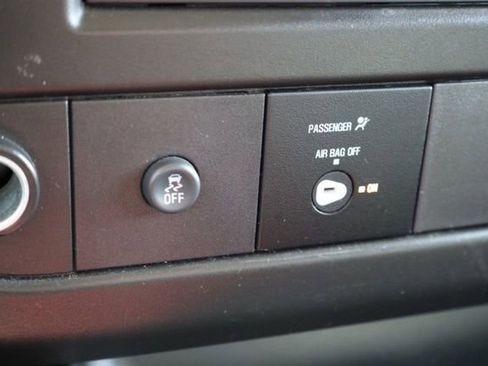 Used 2023 Chevrolet Express 2500 Work Van w/ Driver Convenience Package image 5