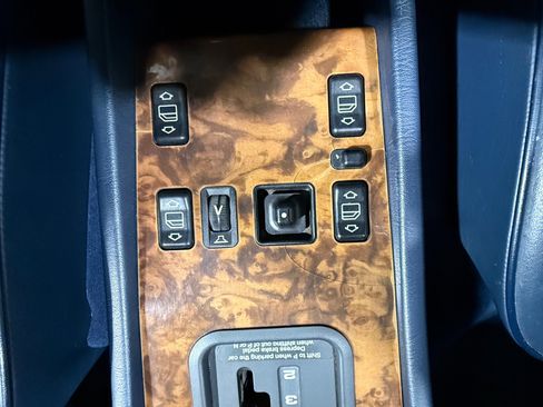 Used 1990 Mercedes-Benz 300 CE Coupe image 28