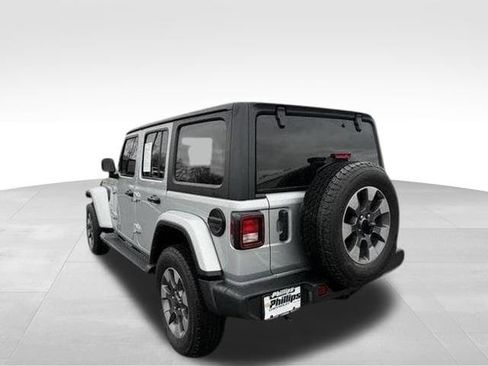 Used 2022 Jeep Wrangler Unlimited Sahara AWD/4WD image 14