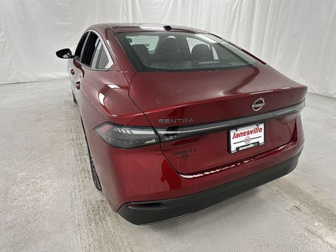 Used 2026 Nissan Sentra SV w/ SV Convenience Package FWD image 6