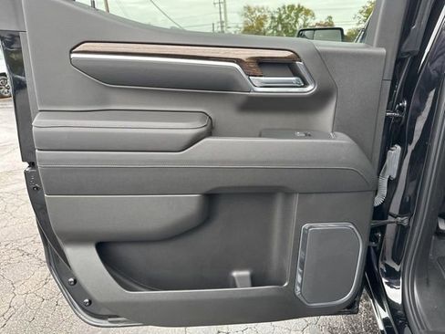 Used 2023 GMC Sierra 1500 Elevation image 17