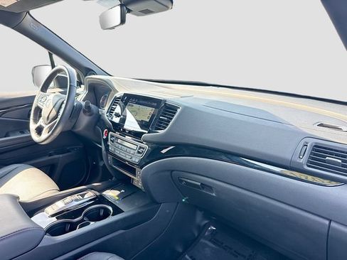 Used 2024 Honda Passport Black Edition image 35