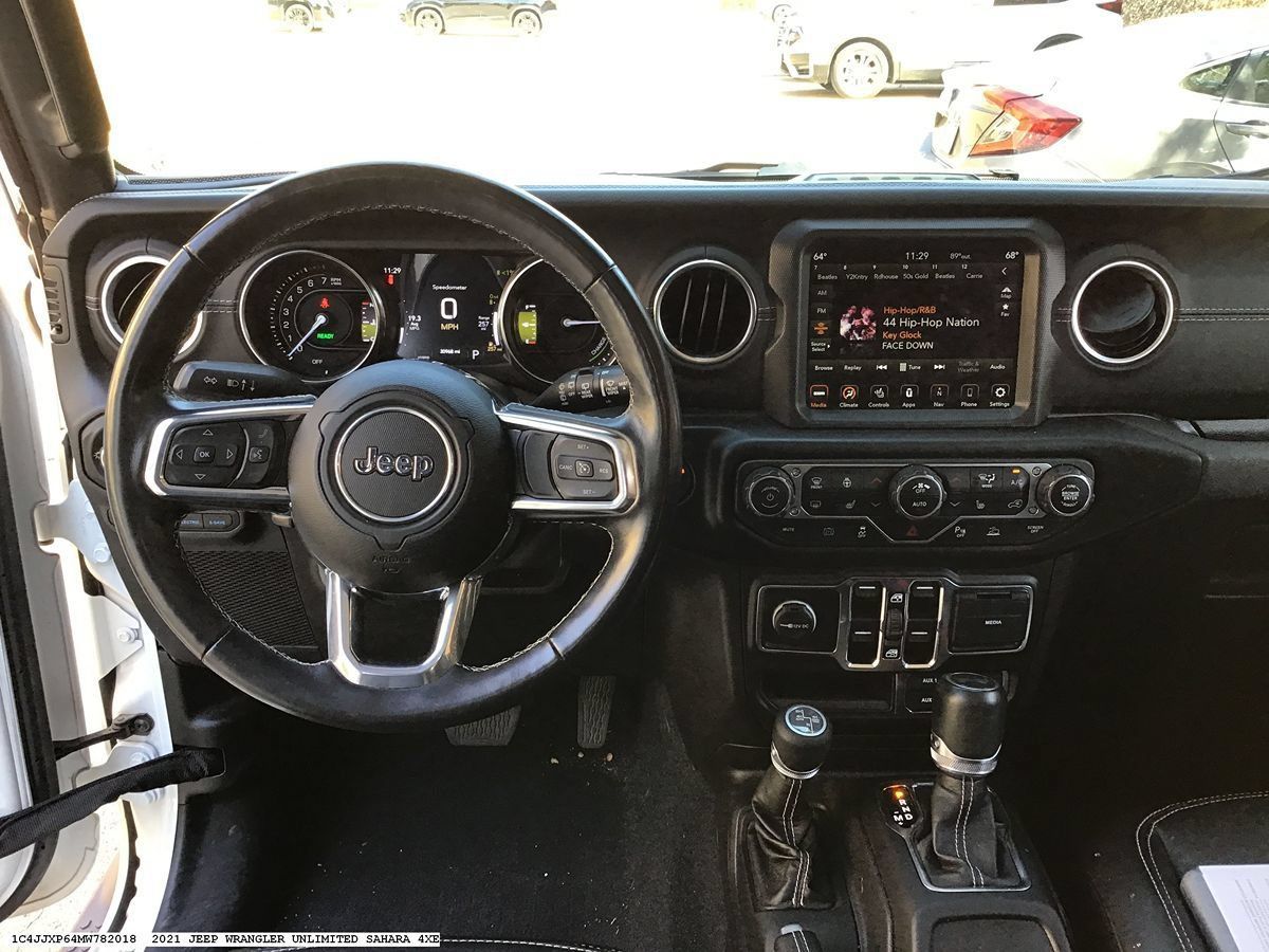 Used 2021 Jeep Wrangler Unlimited Sahara w/ Cold Weather Group AWD/4WD image 12