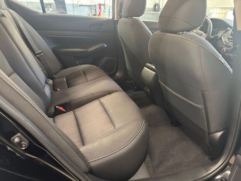 Used 2025 Nissan Altima 2.5 SV image 41