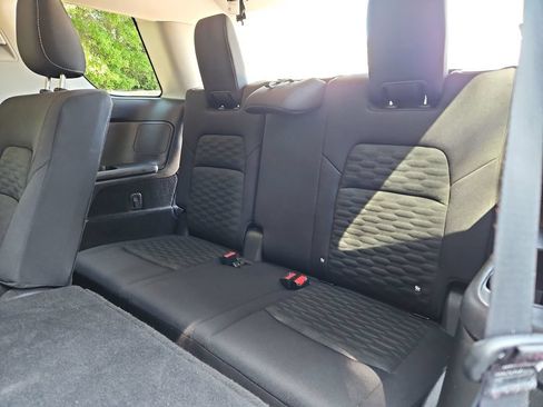 Used 2025 Nissan Pathfinder SV FWD image 28