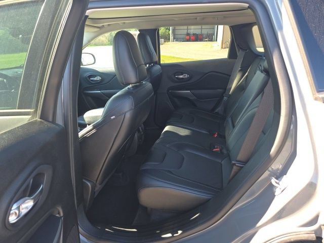 Used 2022 Jeep Cherokee Limited AWD/4WD image 8