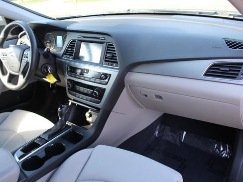 Used 2017 Hyundai Sonata SE image 37