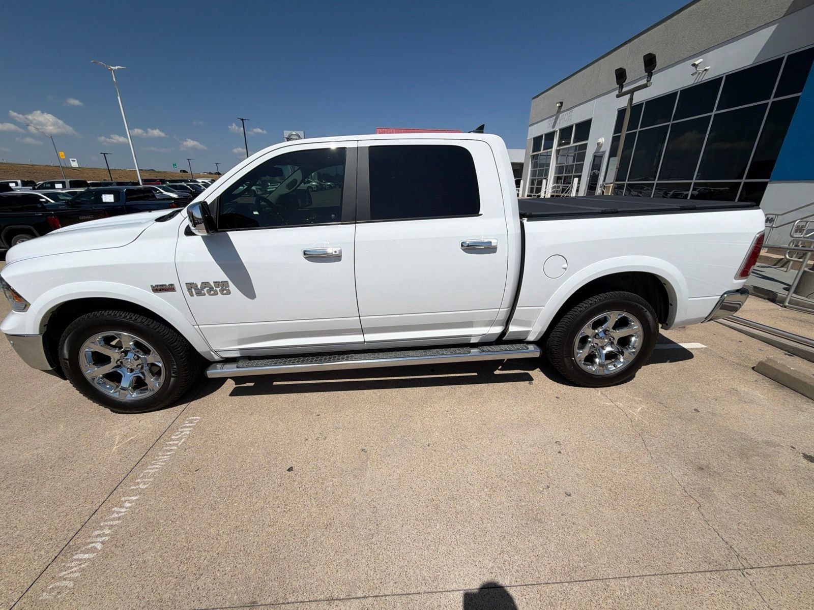 Used 2017 RAM 1500 Laramie w/ Convenience Group AWD/4WD image 2