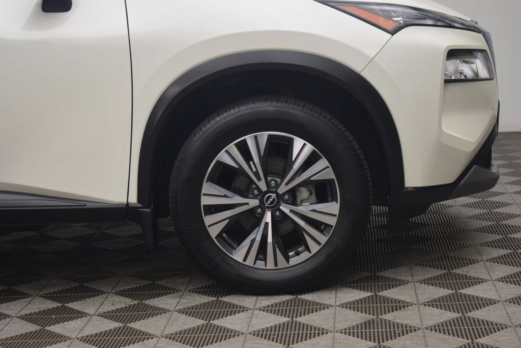 Used 2023 Nissan Rogue SV AWD/4WD image 25