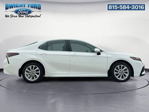 Used 2023 Toyota Camry SE FWD image 6