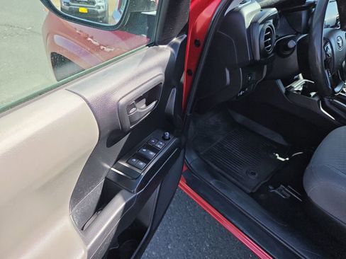 Certified 2022 Toyota Tacoma SR image 12