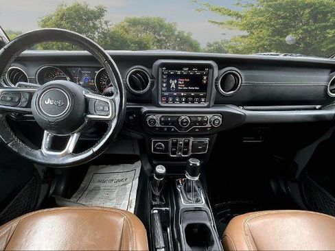 Used 2021 Jeep Gladiator Overland AWD/4WD image 15