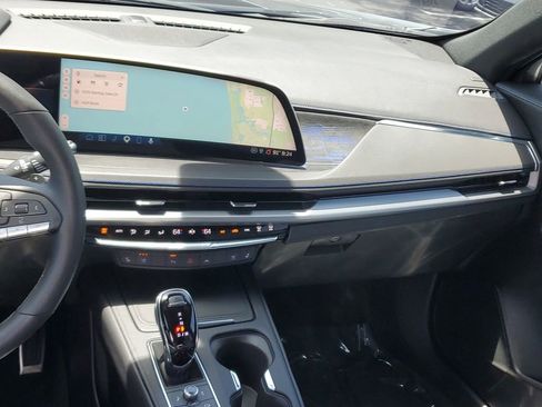 Certified 2025 Cadillac XT4 Sport FWD image 19